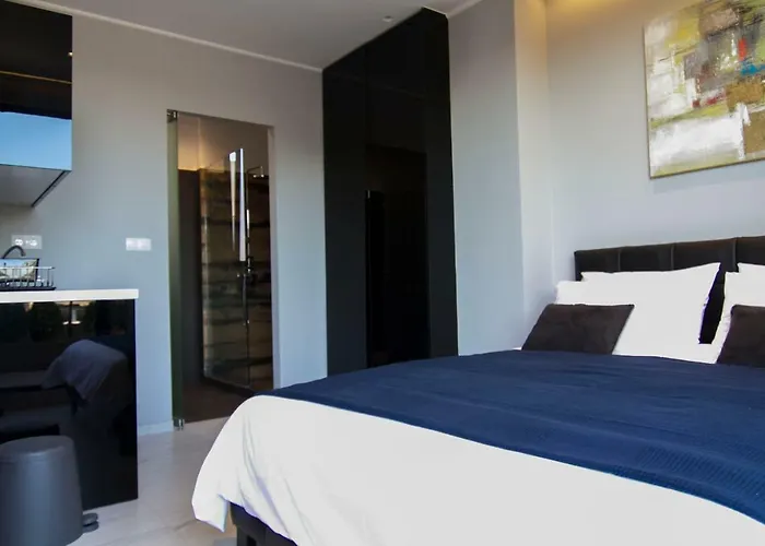 Acropolis Suite